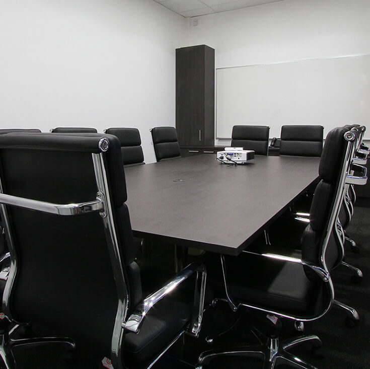 Eames Inspired High Back Soft Pad Executive Desk / Office Chair | Black